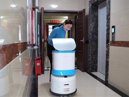 智慧化配送新里程 郑州机器人配送服务正式启动